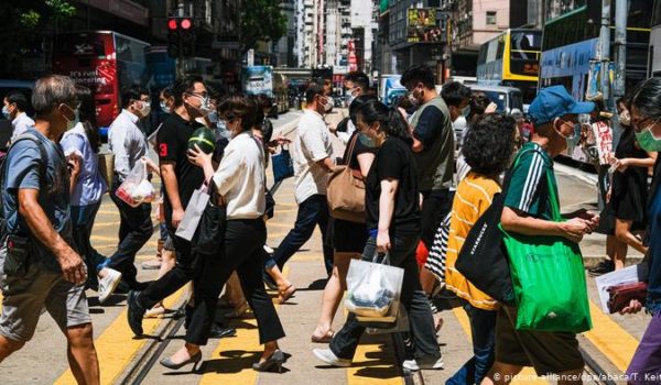 Hong Kong registra récord de contagios diarios de coronavirus