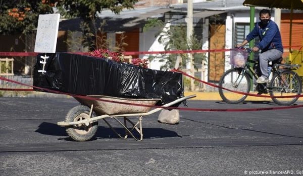 Bolivia, muertos en las calles