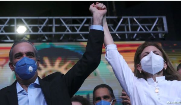 Candidato opositor Luis Abinader se perfila como nuevo presidente de República Dominicana
