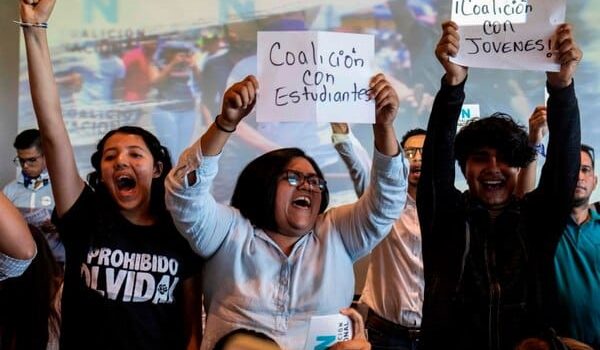 Coalición Nacional, sector juvenil, estudiantes, universitarios, rebelión de Abril, UNAB, Alianza Cívica