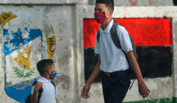 Especialistas insisten en que los colegios deben contar con un protocolo de medidas de prevención Covid-19 durante el inicio de clases 2021. LA PRENSA / JADER FLORES