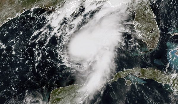 La tormenta Marco ya es huracán mientras Laura ya deja un muerto en Haití