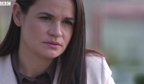 Protestas en Bielorrusia | «Resistiremos hasta el final»: entrevista de la BBC con Svetlana Tijanóvskaya, la líder de la oposición que desafía al presidente Lukashenko