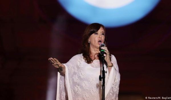 Se reanuda el juicio por corrupción contra Cristina Fernández