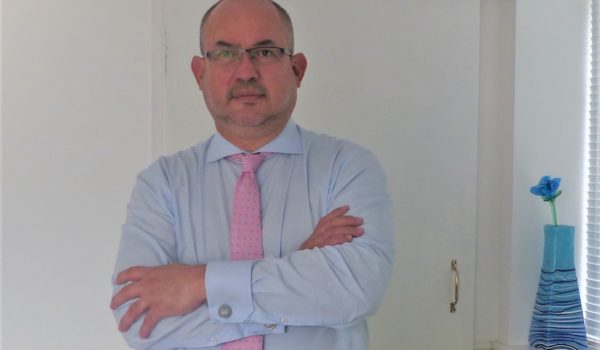"La gente está haciendo velorios en sus casas en casos sospechosos de Covid-19 y esto es un peligro porque ahí se produce la mayor contaminación", LA PRENSA/CORTESÍA