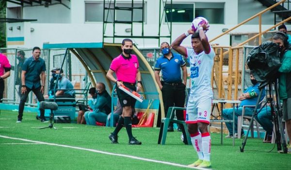 Así fue la jornada inaugural de los seis futbolistas nicaragüenses en Costa Rica
