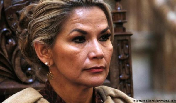 Jeanine Áñez, Evo Morales