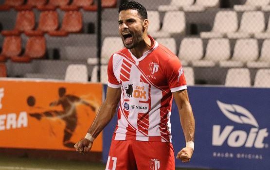 Juan Barrera consigue su primer liderato de goleo tras 11 años como profesional