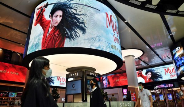 «Mulán»: La protagonista Yifei Liu enciende campaña de boicot contra la película