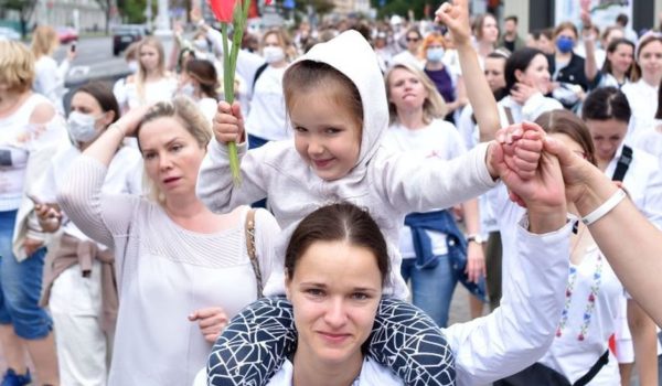 Cuánta gente se necesita que salga a protestar para derrocar un gobierno (según la ciencia)