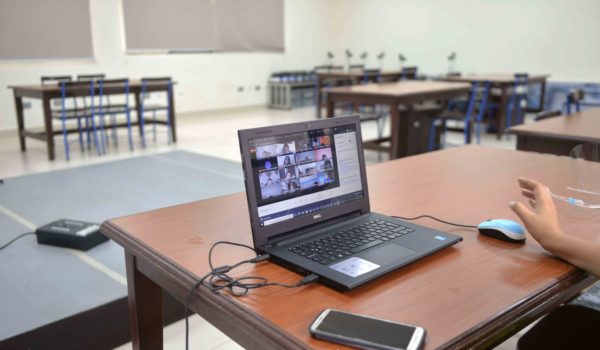 Las constantes caídas del internet, un dolor de cabeza para quienes reciben clases o realizan reuniones en línea en Nicaragua