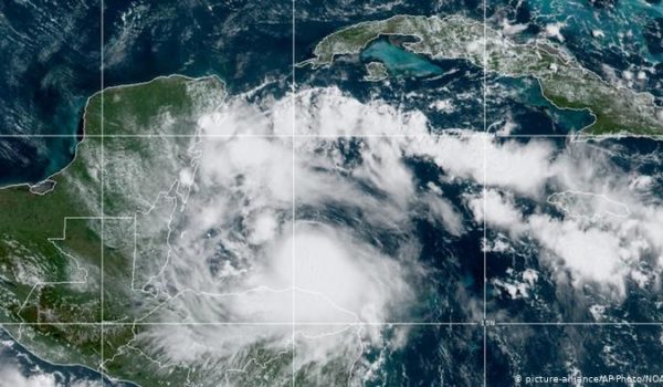 Nana se convierte en huracán antes de impactar en Belice