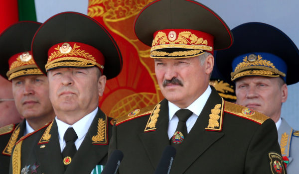 En las elecciones de 2010, Lukashenko ordenó el arresto de siete de los nueve candidatos a la presidencia que se le enfrentaron". LA PRENSA/NIKOLAI PETROV/AFP