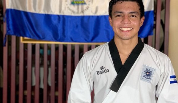 El mejor taekwondista nicaragüense logra su octava medalla internacional de 2020