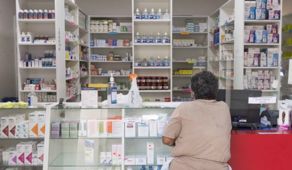 Nicaragüenses dejan de comprar medicinas para tratar la Covid-19. LA PRENSA/Jader Flores
