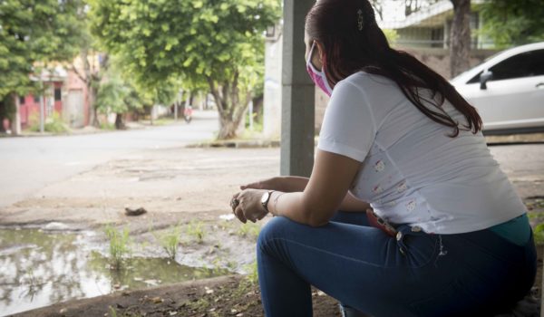 Trabajadoras sexuales han visto una disminución considerable de personas que solicitan sus servicios desde la entrada del covid-19. Jader Flores/LA PRENSA