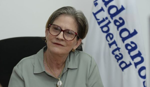 Kitty Monterrey admite que la candidatura presidencial de Óscar Sobalvarro «no es normal»