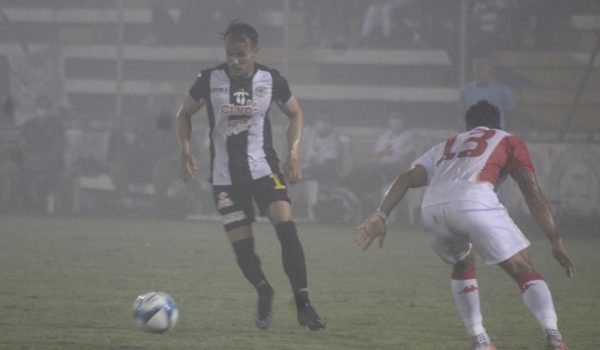 Video: Dos increíbles autogoles del portero pasan factura al Real Estelí en el Clásico