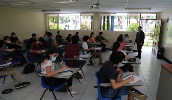 La UCA anunció este primero de septiembre el inicio de clases semipresenciales, correspondiente al segundo semestre 2020. LA PRENSA/CORTESÍA-UCA