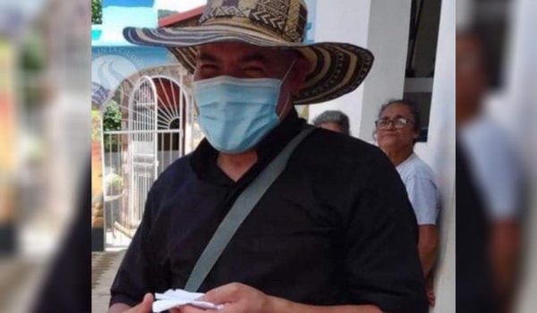 Padre colombiano Luis Arilio Carrillo. LA PRENSA / CORTESÍA
