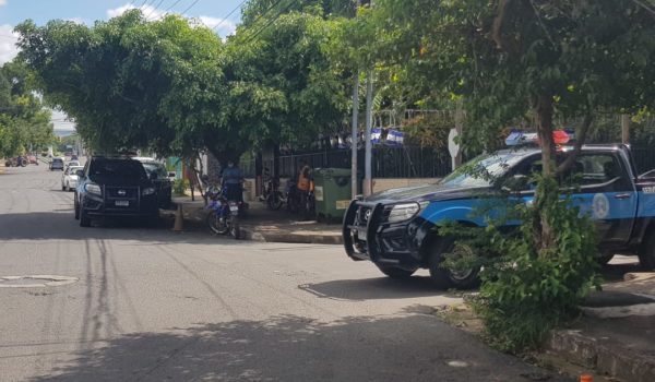 Policía Orteguista (PO) apostada en las afueras de la CPDH. Foto: LA PRENSA/Cortesía Boletín Ecológico
