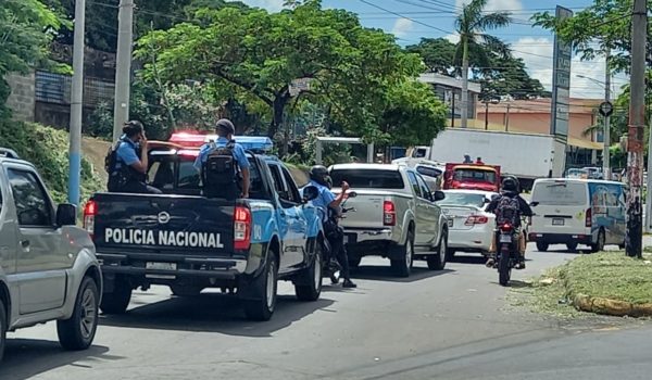 Policía Orteguista asedia a Juan Sebastián Chamorro y Félix Maradiaga