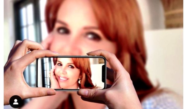 María Celeste Arrarás: «Tengo una buena noticia… Ya tengo mi canal de You Tube»
