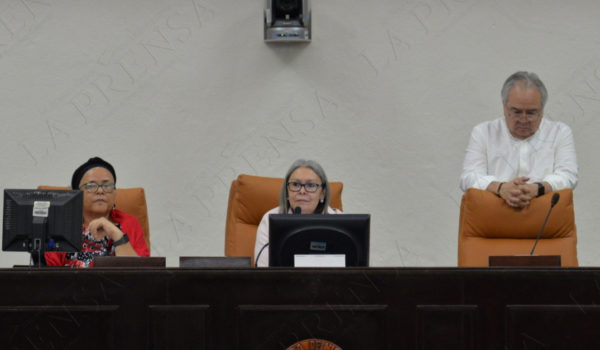 Diputados, BCIE, Asamblea Nacional, insultos, censura, FSLN, clientelismo político, viviendas, Nicaragua