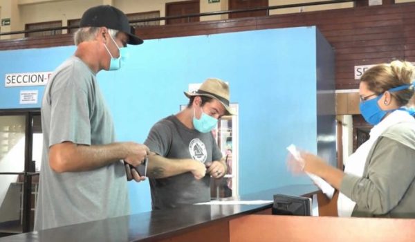 Régimen impone cobro de 25 dólares por mes a extranjeros varados por el Covid-19. LA PRENSA/Tomada de Viva Nicaragua Canal 13