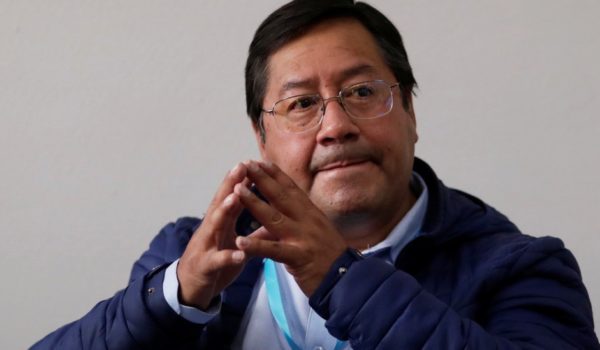 Luis Arce, virtual ganador de las elecciones en Bolivia, a la BBC: «Si Evo Morales quiere ayudarnos será muy bienvenido pero eso no quiere decir que él estará en el gobierno»