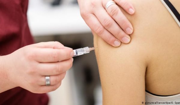 EE.UU. aprueba tratamiento con anticuerpos contra Ébola