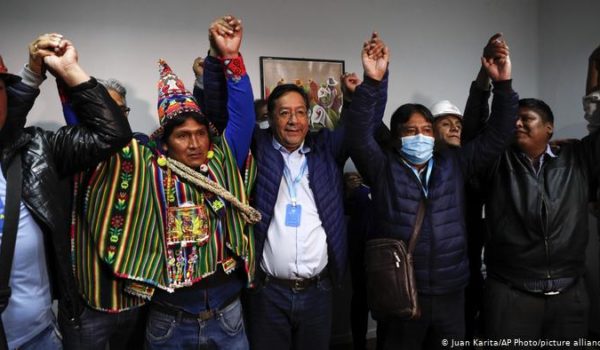 Bolivia: Luis Arce, candidato de MAS, se ve como ganador, presidenta interina pide esperar resultados oficiales