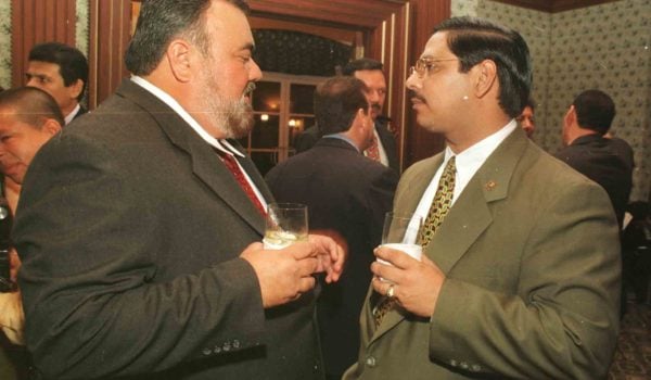 Alex Centeno Roque junto al expresidente del Consejo Supremo Electoral (CSE), Roberto Rivas Reyes. LA PRENSA/Archivo