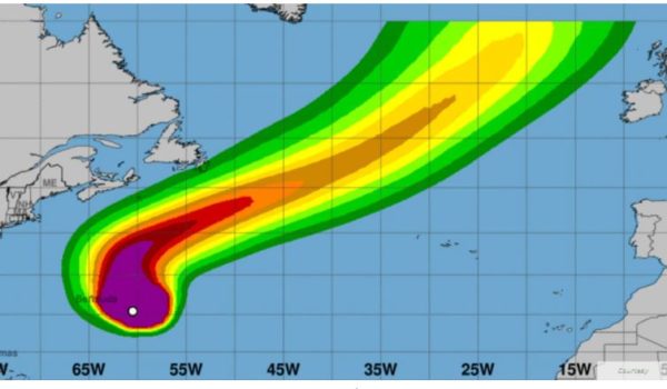 Huracán Épsilon pasaría cerca de Bermudas