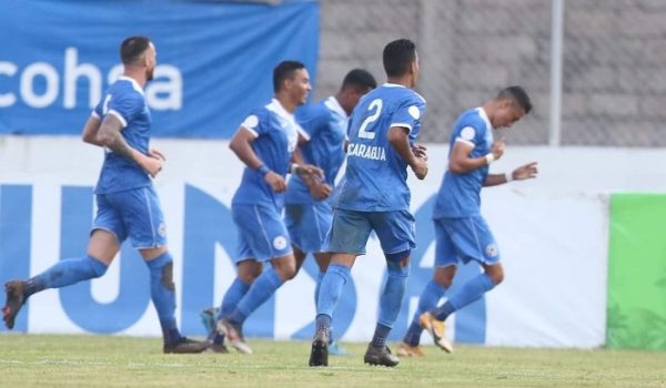 ¡Otro milagro 53 años después! La Azul y Blanco empata ante Honduras con un jugador menos casi todo el juego