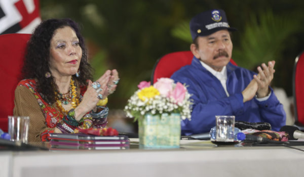 Daniel Ortega, Rosario Murillo, nepotismo, viajes, presupuesto, salarios