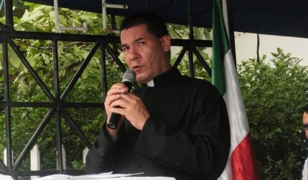 Padre colombiano Luis Carrillo, a quién el régimen de Ortega ordenó suspender su residencia permanente. LA PRENSA / CORTESÍA