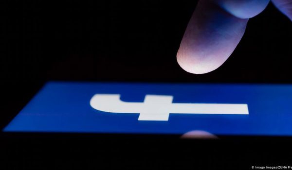 Facebook prohibirá publicaciones que nieguen el Holocausto