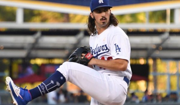 Los Dodgers buscan una victoria para acabar ayuno de 32 años sin título
