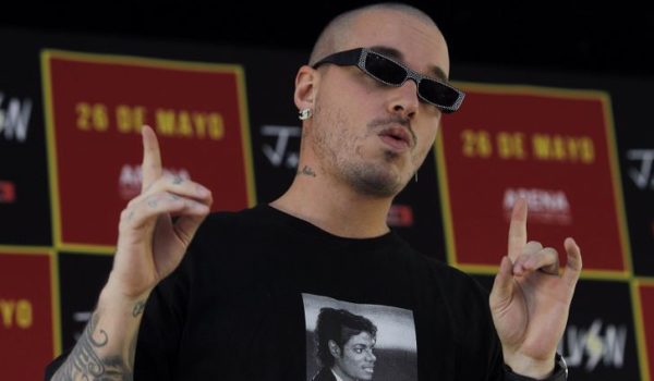 J Balvin en grandes líos: lo acusan en Panamá de «plagiar» su gran éxito Loco contigo