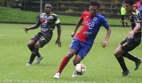 El destacado regreso de Luis Fernando Copete en el futbol salvadoreño tras superar el Covid-19
