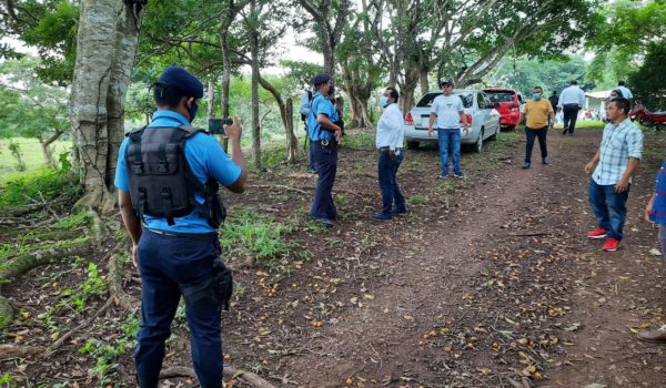 Policía Orteguista viola el derecho a la propiedad privada y a la reunión pacífica, al entrar a las reuniones de opositores