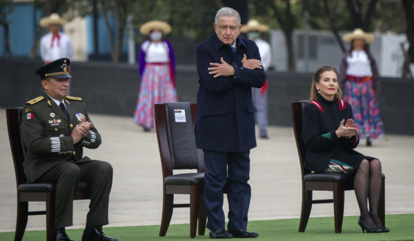 Manifestantes piden la renuncia del presidente de México por su mala gestión de la pandemia