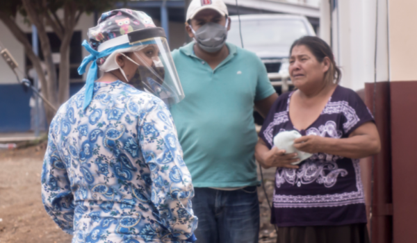 Conversamos con la doctora Marcela del Carmen Amaya, el epidemiólogo Álvaro Ramírez y el doctor Leonel Argüello. LA PRENSA/O.NAVERRETE