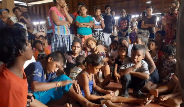 Niños, niñas, mujeres, ancianos permanecen aún albergados pues las condiciones de sus comunidades se muestran peores. LA PRENSA / CEJUDHCAN