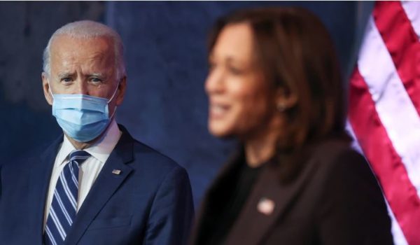 Biden señala a la Administración Trump por querer acabar con el Obamacare: «Es cruel»
