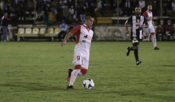 De las calles de Acahualinca a la cima del futbol nicaragüense. La historia de Henry García