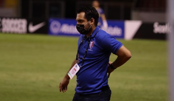 Las indicaciones del técnico de 23 años del Real Estelí en el descanso que provocaron el triunfo histórico