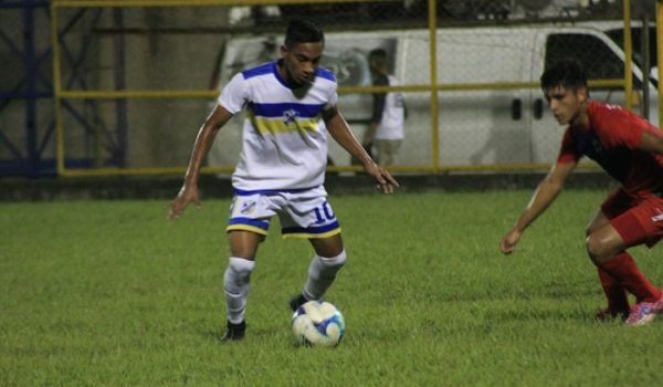 ¡Ha sorprendido a todos! El futbolista de Masachapa que sueña con comprarle una lancha a su papá