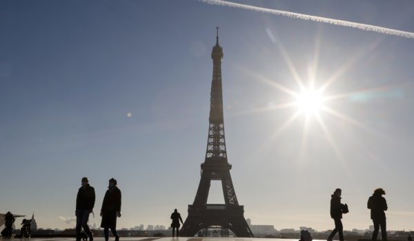 Reabrirán Torre Eiffel este 16 de diciembre después de meses confinada